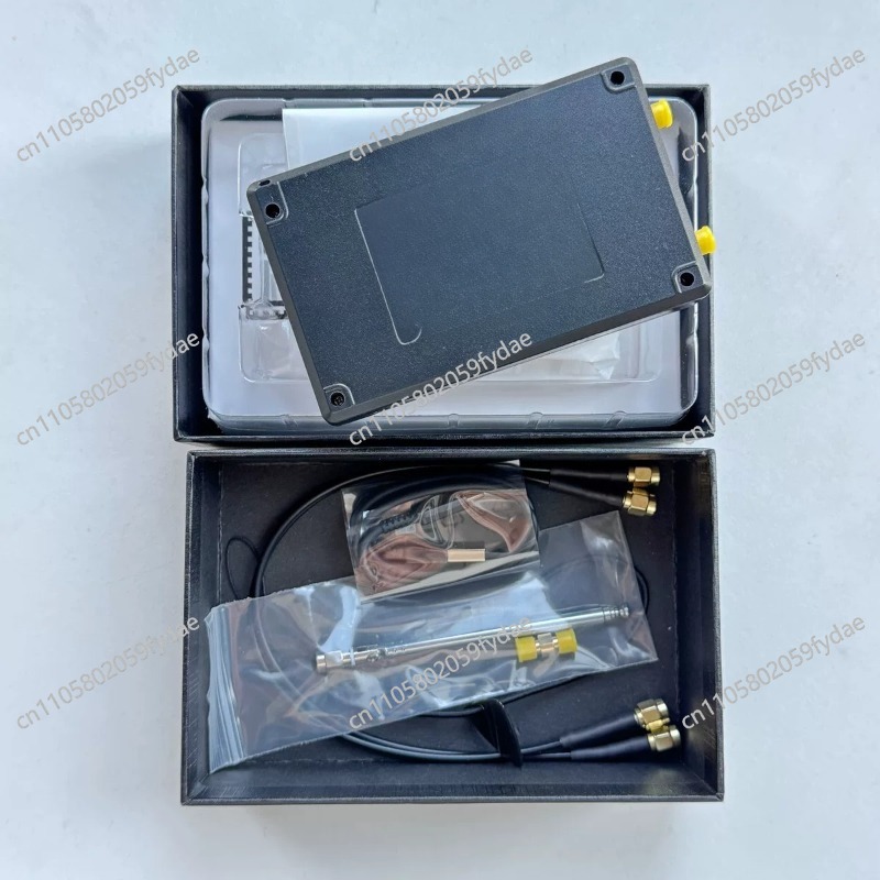 新しいウルトラ100k-5.3GHz RF信号発生器、4イン - Signal Generator Spectrum Analyzer のレビューと価格